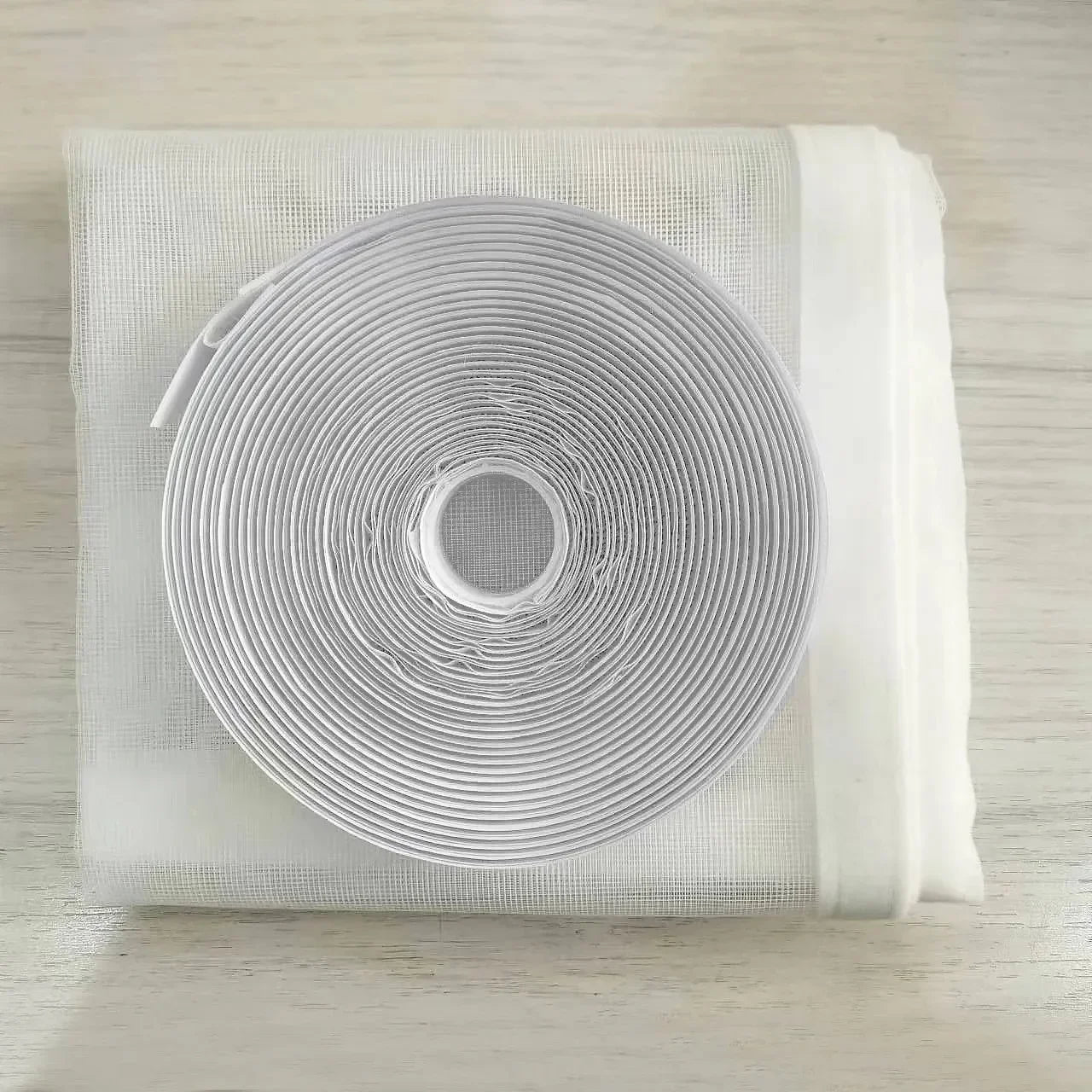 Moustiquaire protection fenêtre anti insectes velcro adhésif pose simple rapide moustiques été ventilation air frais maison | Stopi | Instant rideau