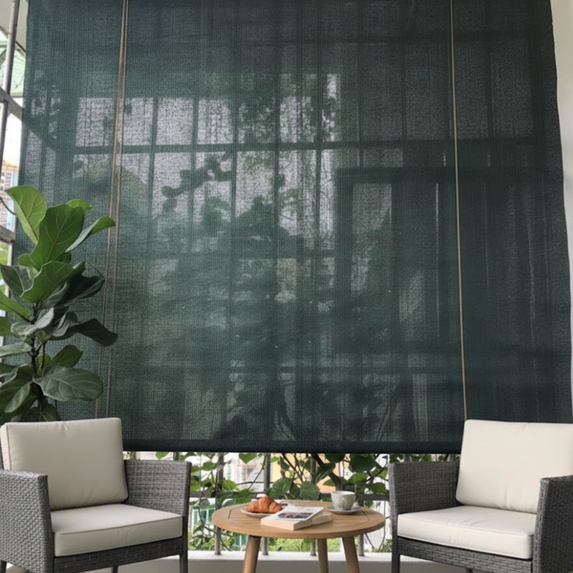 Brise-vue vert foncé anti-UV pour pergola et jardin, filet occultant terrasse et balcon | Solo | Instant Rideau