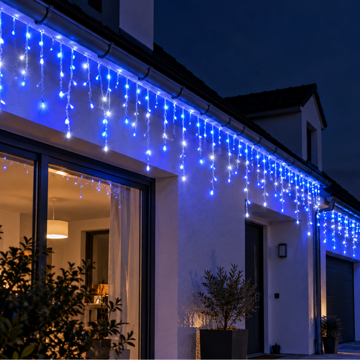 Guirlande lumineuse glaçons LED blanc et bleu pour extérieur, idéale pour illuminer les façades, les toitures et les balcons avec une décoration de Noël féerique aux lumières bicolores | Instant Noël | Instant rideau
