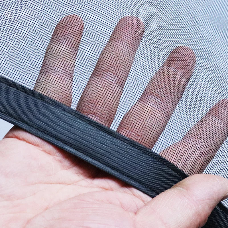 Moustiquaire noire largeur 100 avec aimants intégrés pour protection discrète et efficace | MosquiStop | Instant Rideau