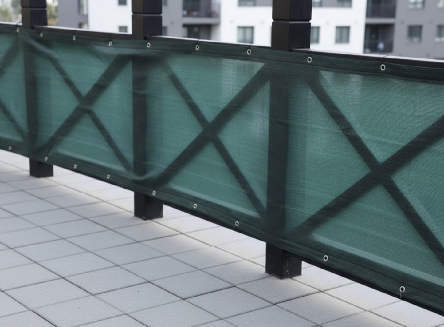 Pare-soleil brise-vue vert foncé pour terrasse et pergola, protection anti-regard | Solo | Instant Rideau