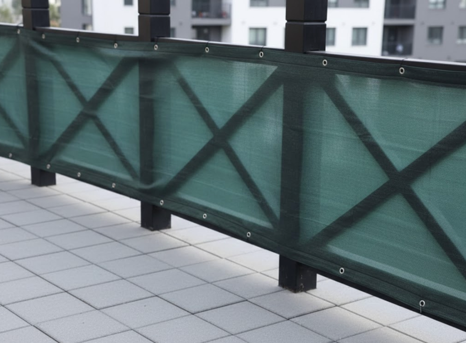 Pare-soleil brise-vue vert foncé pour terrasse et pergola, protection anti-regard | Solo | Instant Rideau