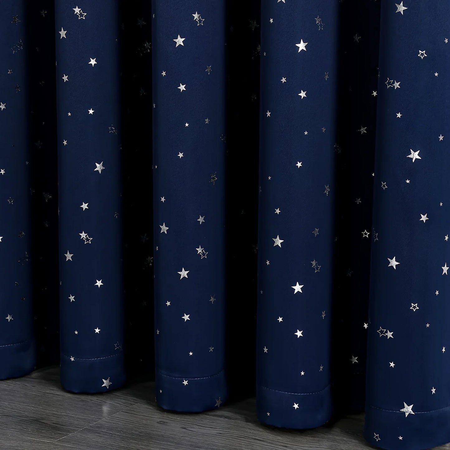 Rideau occultant bleu nuit avec motifs étoiles pour décor magique | Stars | Instant rideau