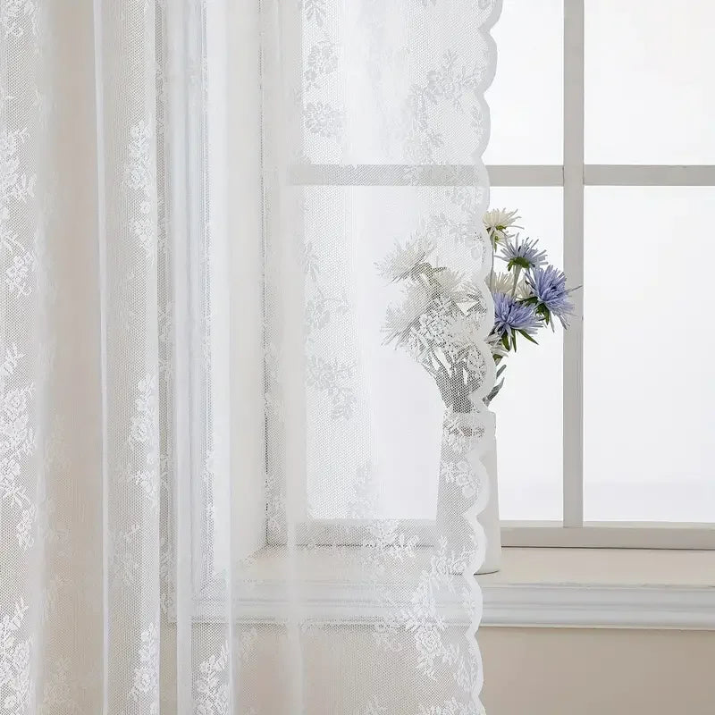 Rideau voilage parfait pour chambre ou salon, apportant chic et élégance grâce à son motif floral brodé | Brodia | Instant Rideau