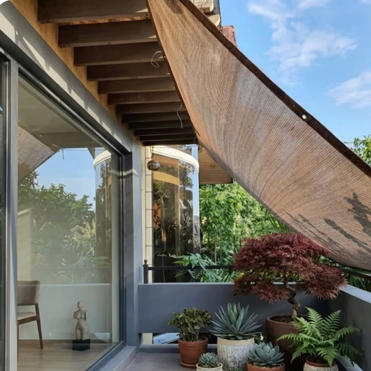 Toile d'ombrage couleur marron pour pergola et auvent extérieur, protection solaire et anti-UV | Ombria | Instant Rideau