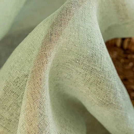 Voilage sauge de qualité supérieure laissant pénétrer une lumière douce et apaisante | Sauga | Instant Rideau